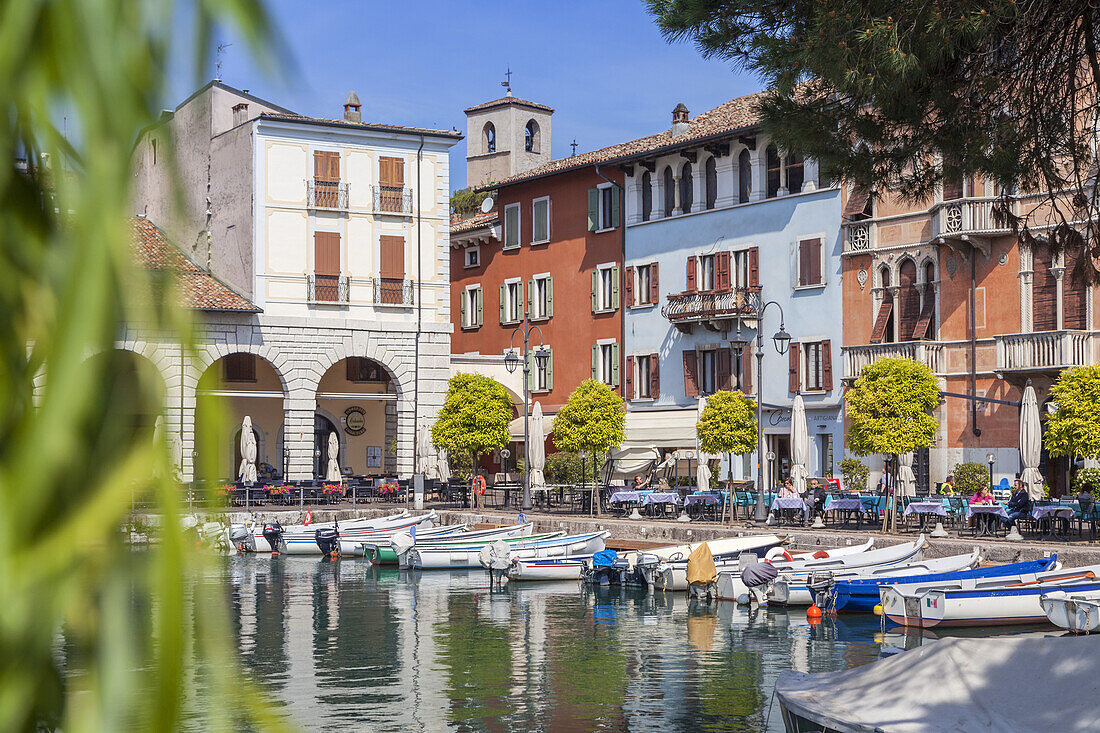 Boats in the harbour of Desenzano by the Lake Garda, Northern Italien Lakes, Lombardy, Northern Italy, Italy, Southern Europe, Europe