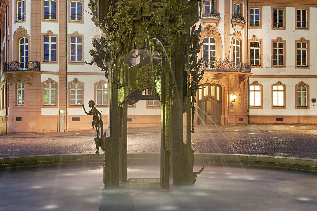 Fastnachtsbrunnen vor dem Oststeiner Hof in der Mainzer Altstadt, Mainz, Rheinland-Pfalz, Deutschland, Europa