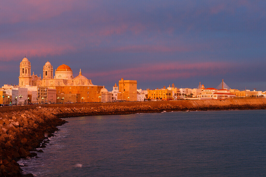 Kathedrale, Campo del Sur, Uferpromenade im Abendlicht, Cadiz, Costa de la Luz, Atlantik, Andalusien, Spanien, Europa