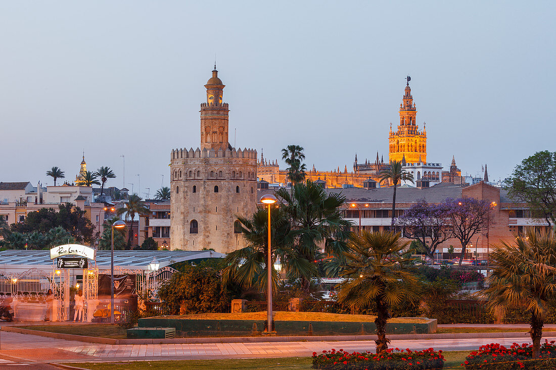 Torre del Oro, Giralda, Glockenturm der Kathedrale, Sevilla, Andalusien, Spanien, Europa