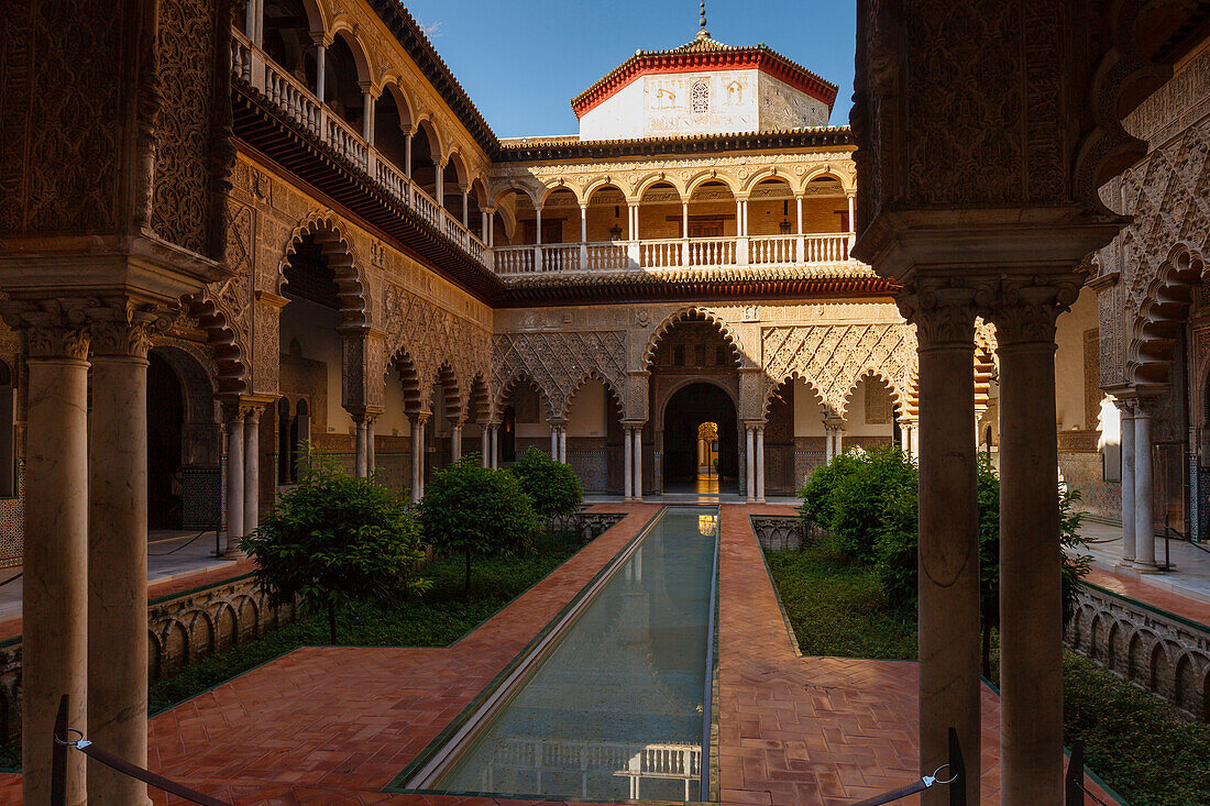 Patio de las Doncellas, Palacio del Rey Don Pedro, Real Alcázar, königlicher Palast, Mudéjar-Stil, UNESCO Welterbe, Sevilla, Andalusien, Spanien, Europa