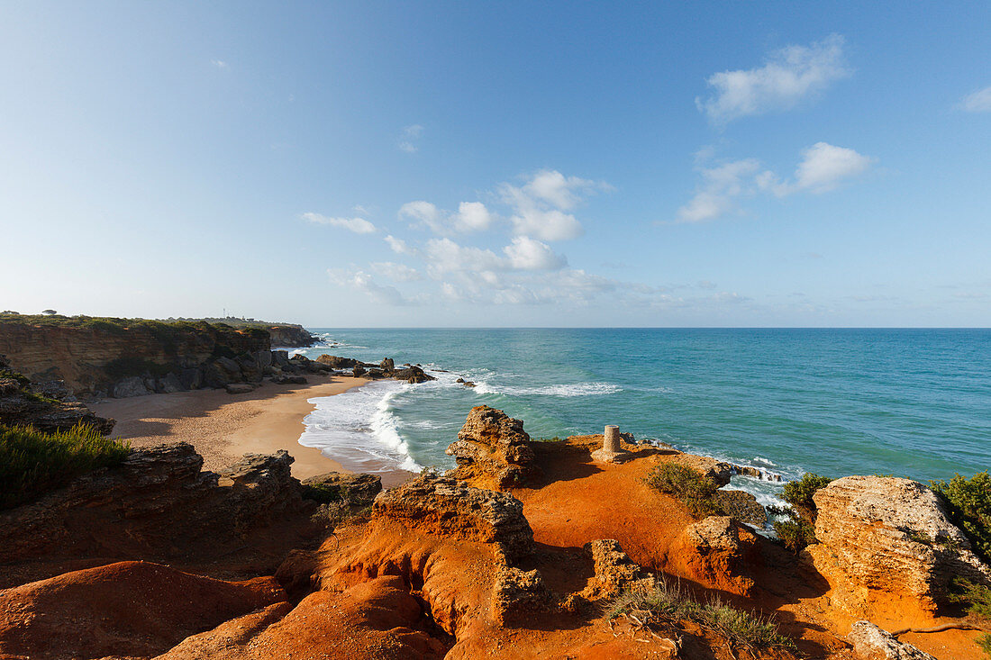 Cala El Pato, Bucht und Strand, Calas de Roche, bei Roche, bei Conil, Costa de la Luz, Atlantik, Provinz Cadiz, Andalusien, Spanien, Europa