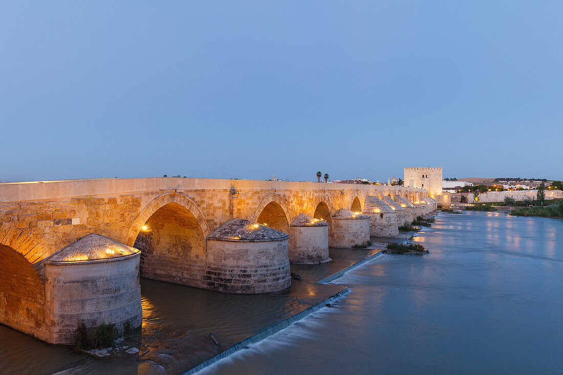 Puente Romano, bridge, Rio Guadalquivir, Torre La Calahorra, tower, historic centre of Cordoba, UNESCO World Heritage, Andalucia, Spain, Europe