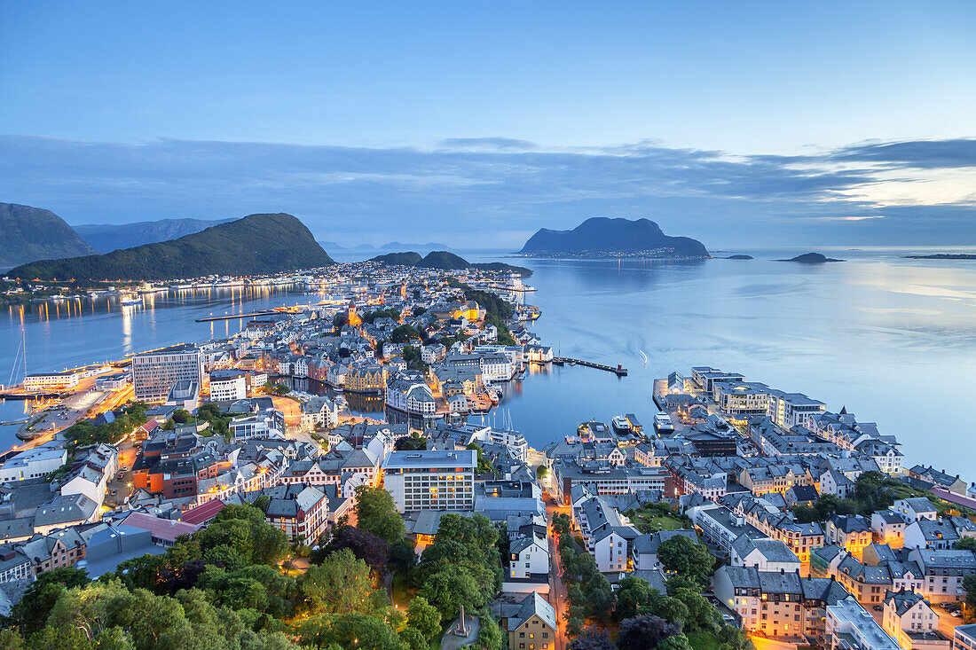 Blick vom Berg Aksla über Ålesund, Møre og Romsdal, Westnorwegen, Norwegen, Skandinavien, Nordeuropa, Europa