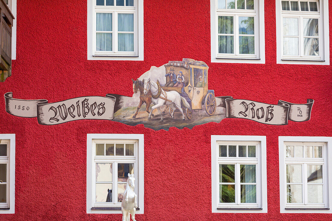 Fassadenansicht Hotel Weisses Rössl, St. Wolfgang am Wolfgangsee, Oberösterreich, Österreich, Europa