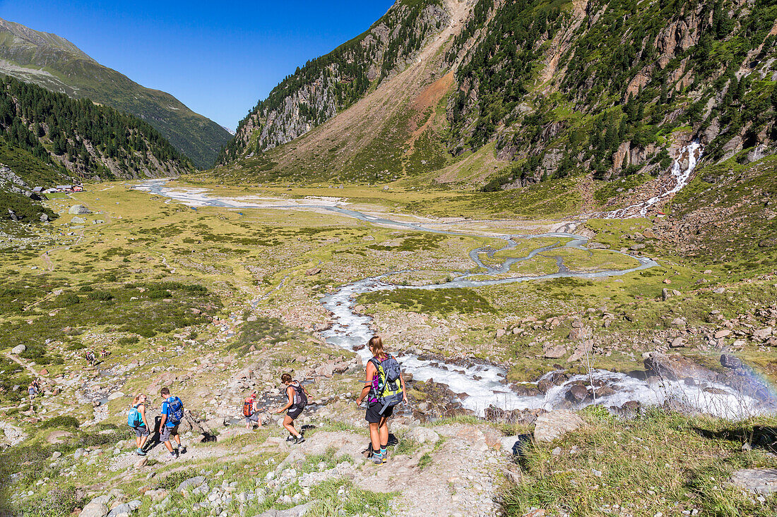 Hikers in the Sulzenautal, Wilde-Wasser-Weg, Stubaital, Tyrol, Austria, Europe