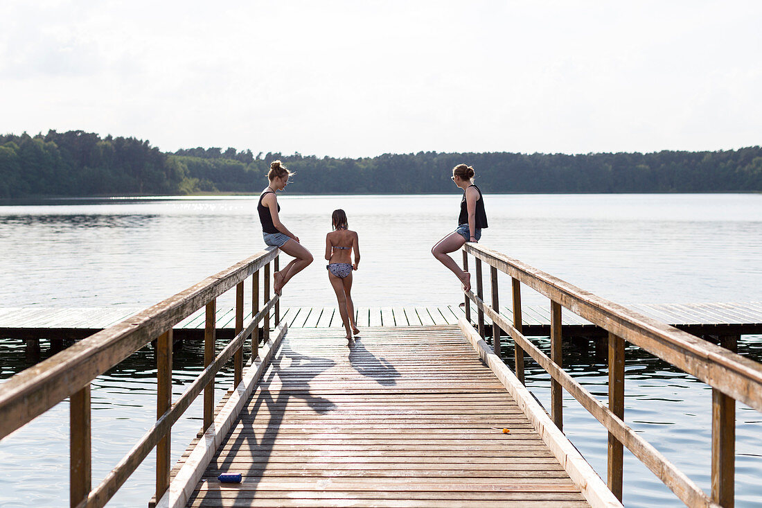 public bathing beach, lido, landing stage, swimming, summer, women, girls, bathing, big white lake, Wesenberg, Mecklenburg lakes, Mecklenburg lake district, Mecklenburg-West Pomerania, Germany, Europe