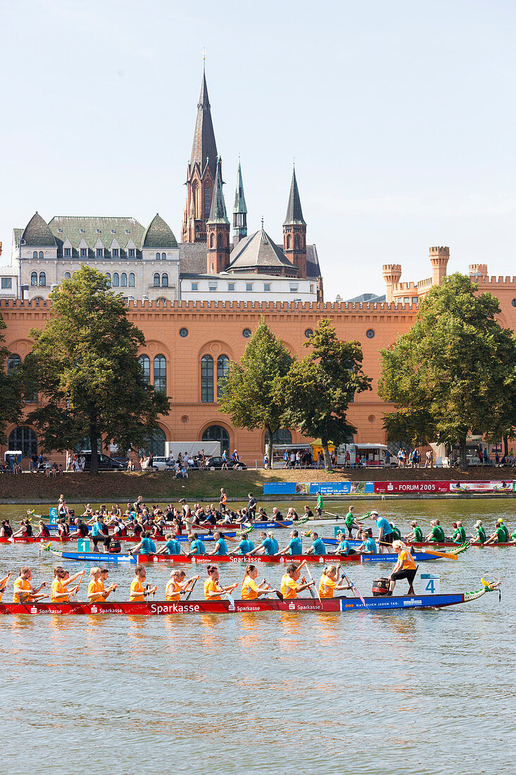 Drachenbootfestival, Mecklenburgische Seenplatte, Mecklenburgische Seen, Schwerin, Mecklenburg-Vorpommern, Deutschland, Europa