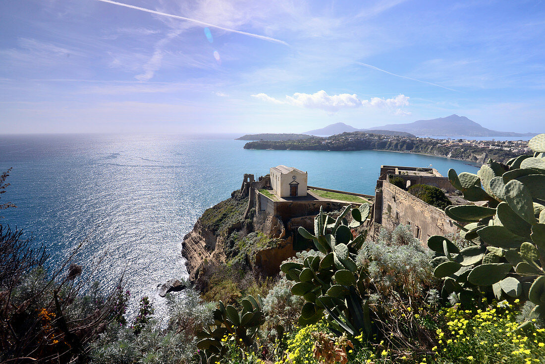 Corricella auf der Insel Procida, Golf von Neapel, Kampanien, Italien