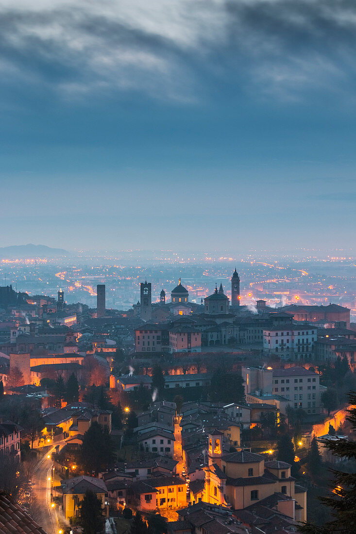 Das Licht der Stadt, Bergamo Oberstadt, Città Alta, Bergamo Provinz, Lombardei Bezirk, Italien, Europa