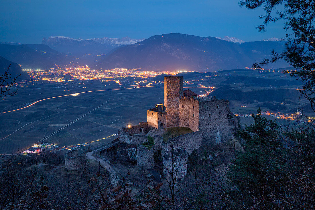 Schloss Hocheppan, Appiano sulla strada del vino - Eppan an der weinstrasse, Bolzano - Bozen, Trentino Alto Adige - Suedtirol, Italy, Europe