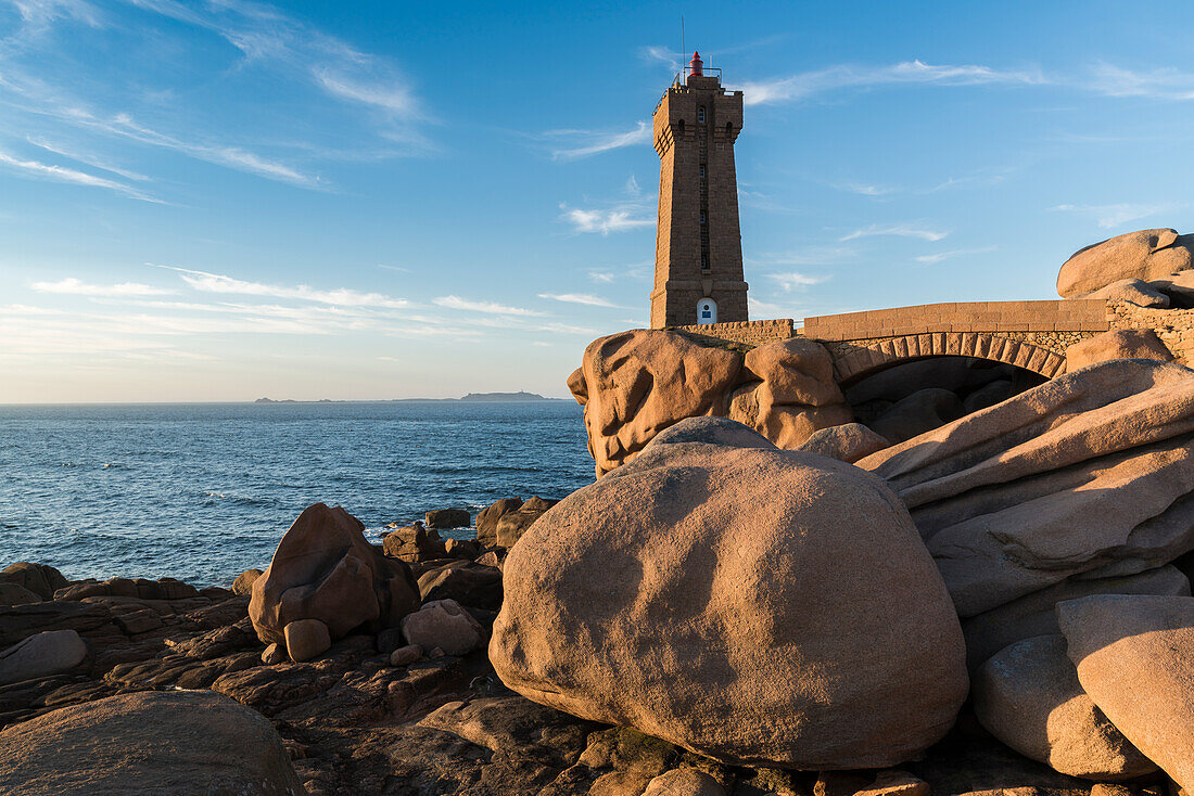 Ploumanach Leuchtturm, Perros-Guirec, Côtes-d'Armor, Bretagne, Frankreich