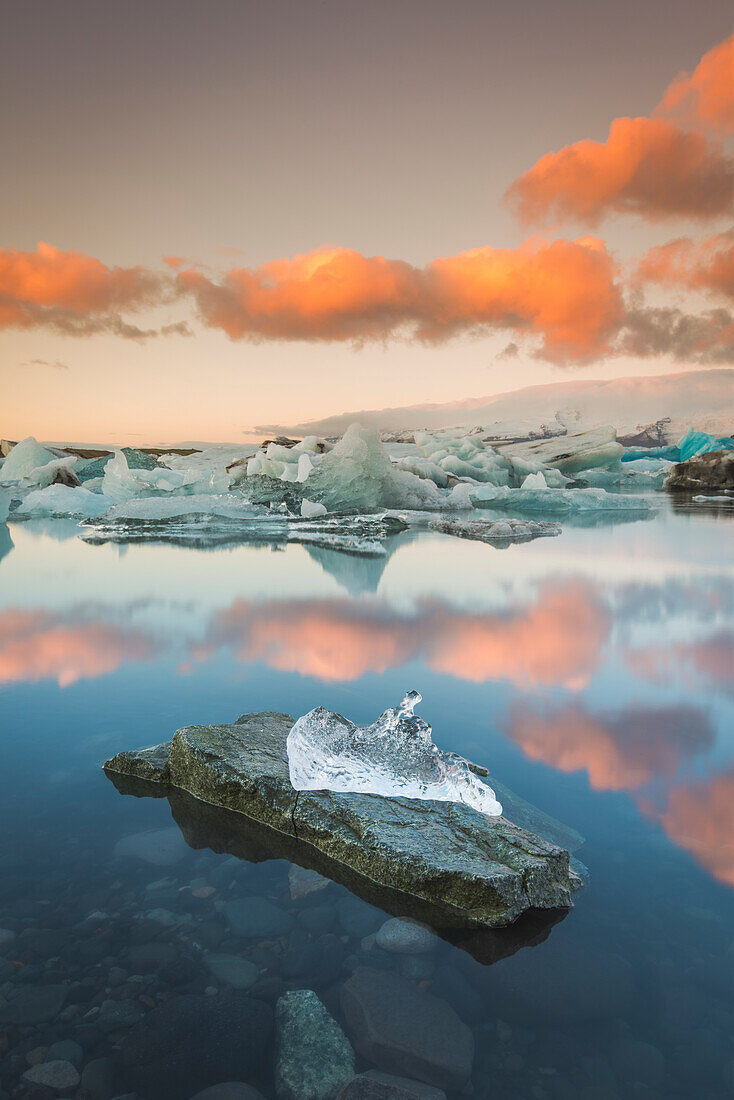 Jokulsarlon, Eastern Iceland, Iceland, Northern Europe,  The iconic little icebergs lined on the black sand beach