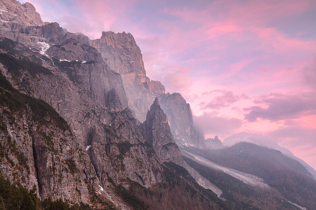 Europe, Italy, Veneto, Belluno, Agordino, Mountain landscape in Corpassa valley, Dolomites