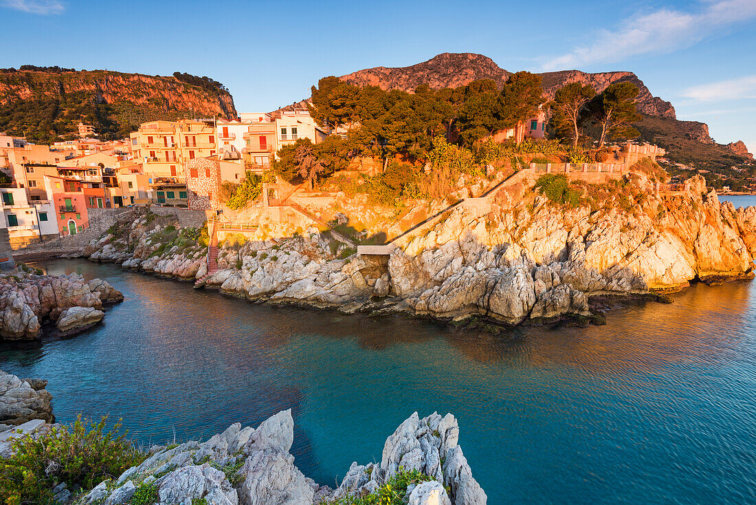 San Elìa in der goldenen Stunde, Europa, Italien, Sizilien Region, Palermo Bezirk, San Elìa Stadt