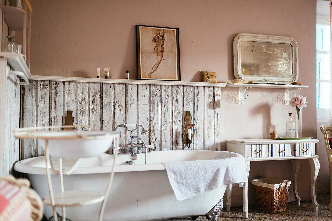 Badezimmer im Vintage Stil, Casa Rosalie, Colle San Bartolomeo, Ligurien, Italien, Europa
