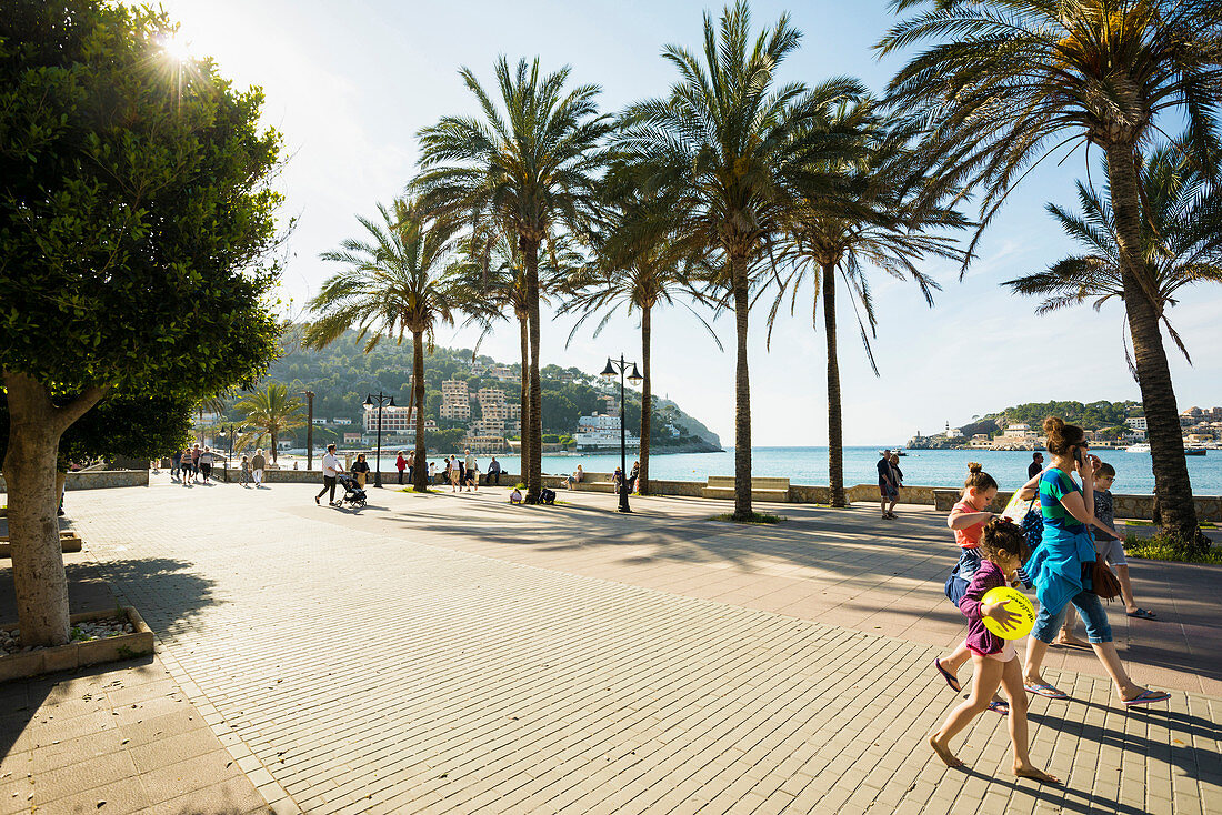 Seaside promenade, Port de Soller, Majorca, Balearic Islands, Spain