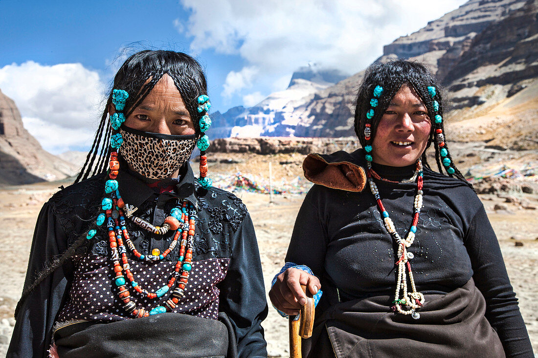 Khampa women at Dirapuk Monastery near Mount Kailash