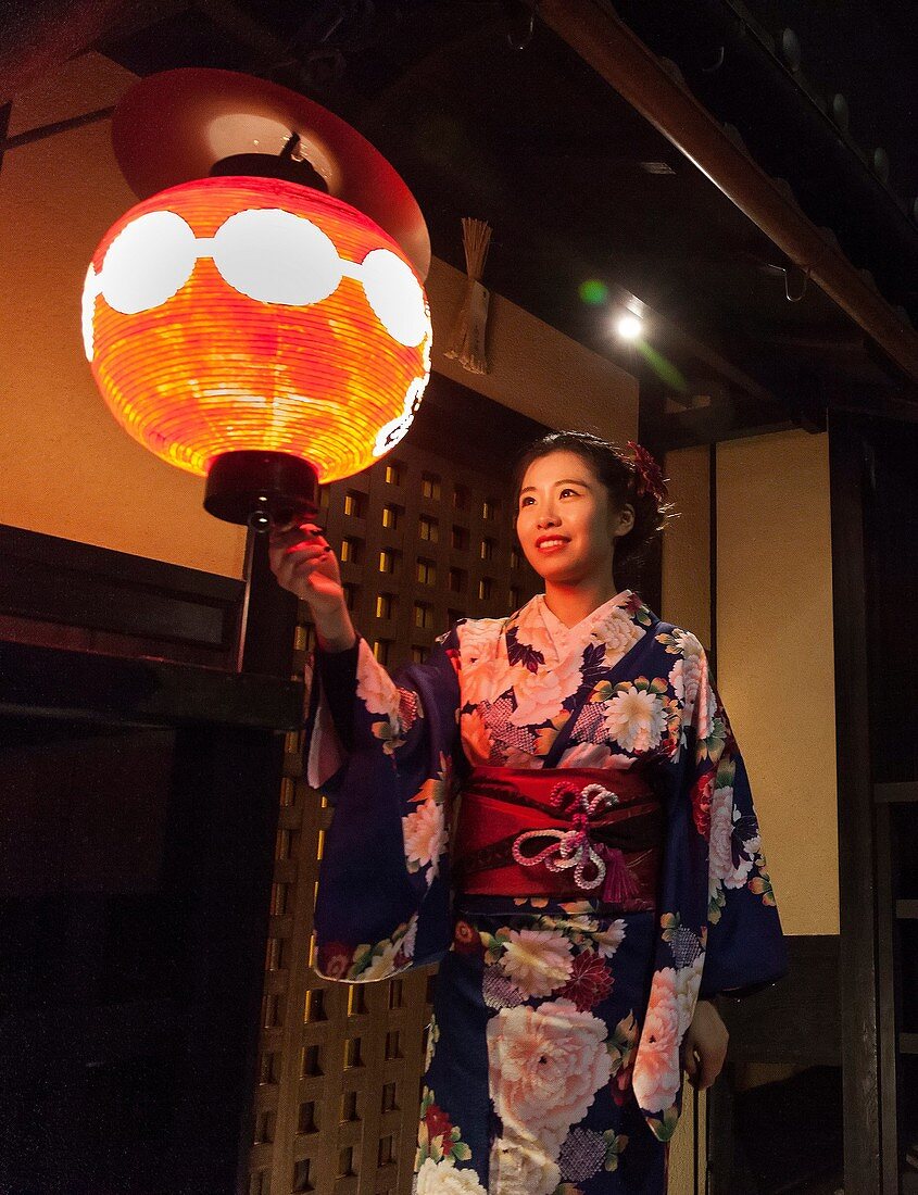 Woman with traditional dress (Yukata) in Gion area