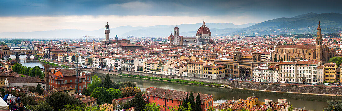 Florence panorama from Piazzale Michelangelo, Florence, Tuscany, Italy, Europe