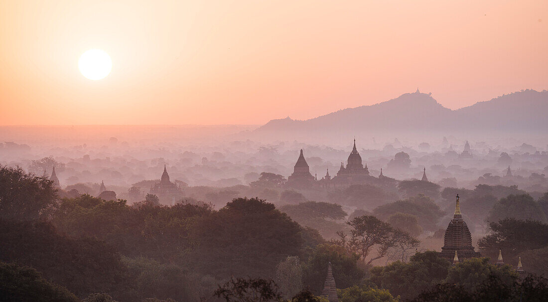 View of temples at dawn, Bagan (Pagan), Mandalay Region, Myanmar (Burma), Asia