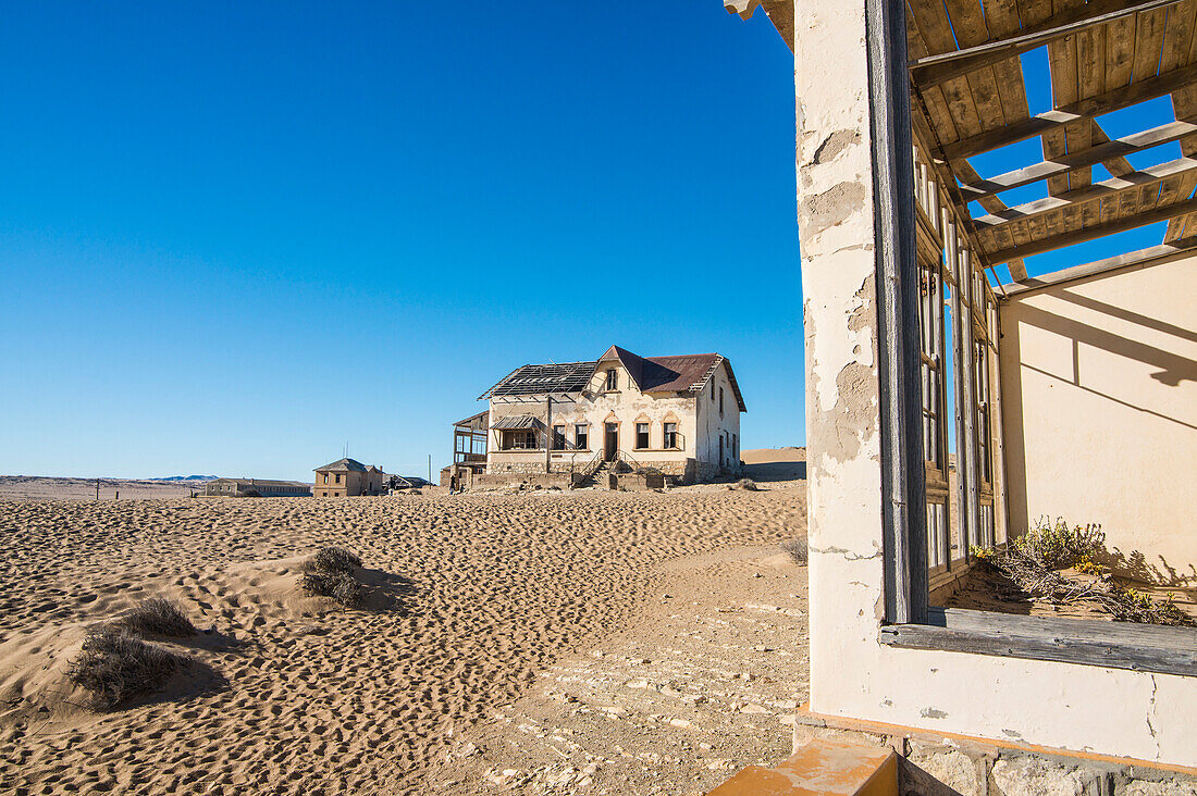 Colonial house, old diamond ghost town, Kolmanskop (Coleman's Hill), near Luderitz, Namibia, Africa