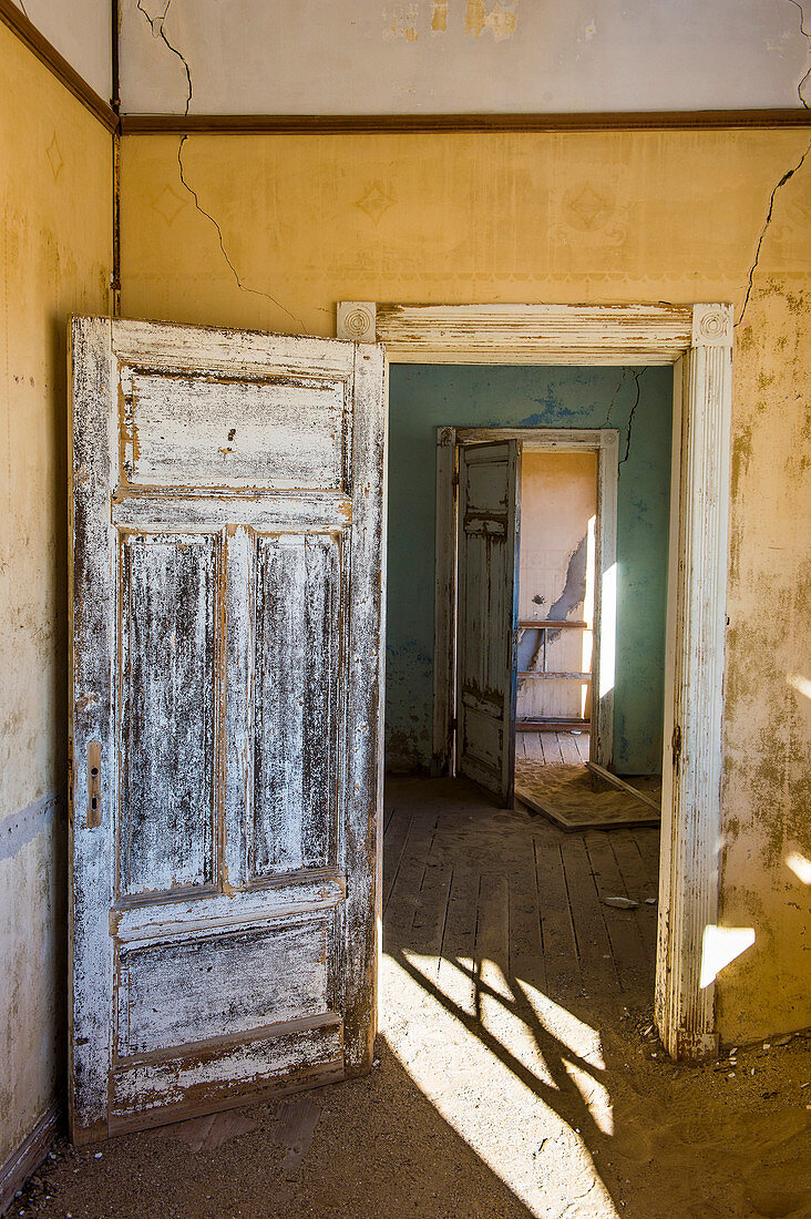 Interior of a colonial house, old diamond ghost town, Kolmanskop (Coleman's Hill), near Luderitz, Namibia, Africa