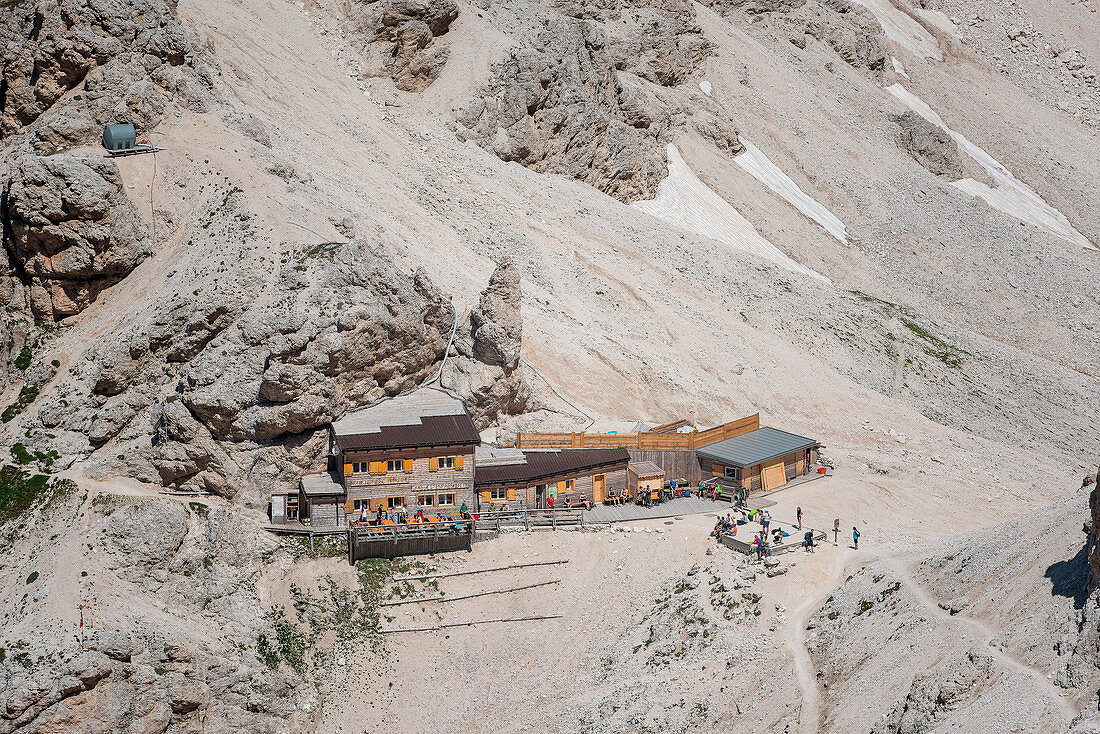 Die Priester-Zuflucht an einem Sommertag, Dolomiten, Italien