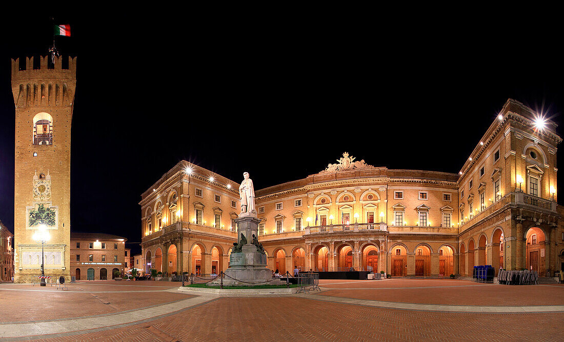 Giacomo Leopardi Platz, Recanati Dorf, Macerata Bezirk, Marche Italien