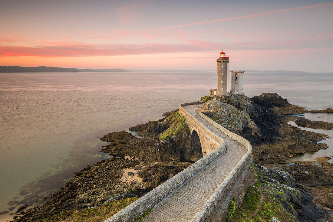 Petit Minou lightouse bei Sonnenaufgang, Plouzané, Finistère, Bretagne, Frankreich