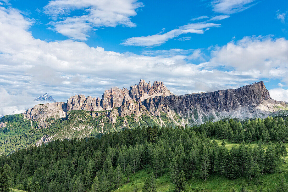 Italy, Veneto, Dolomites, Lastoi de Formin mountain range