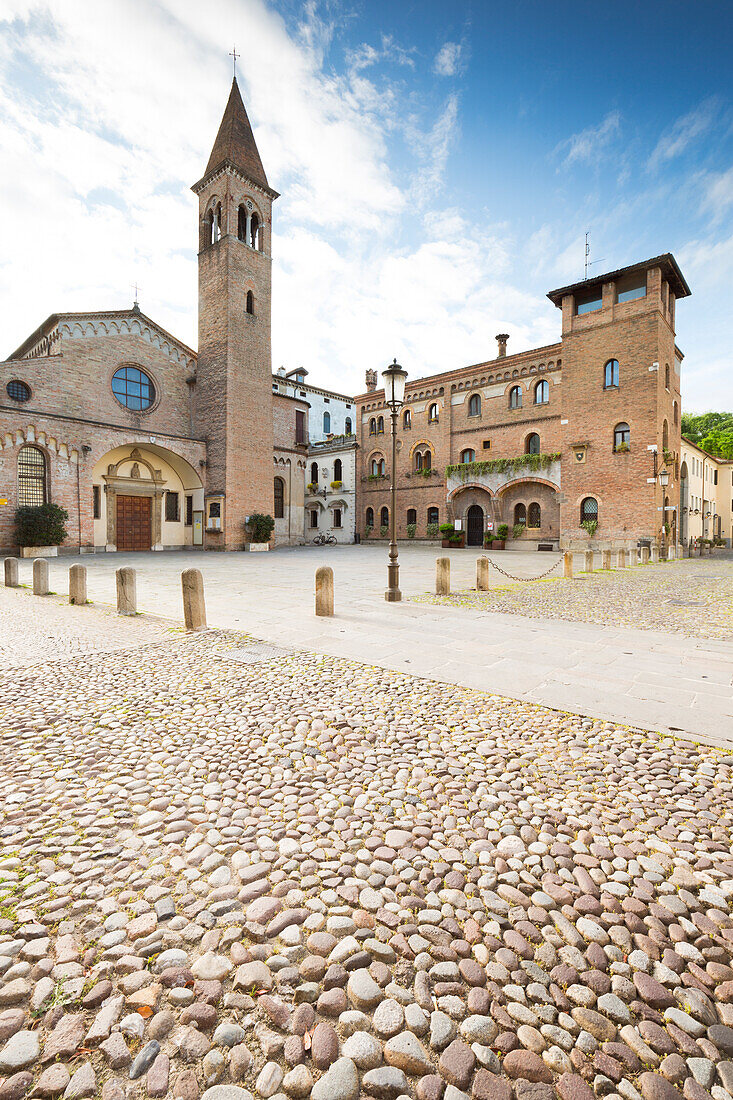 a view of St, Nicolò Square, a beautiful little square in centre of Padua with the St, Nicolò Church in background, Padua province, Veneto, Italy, Europe