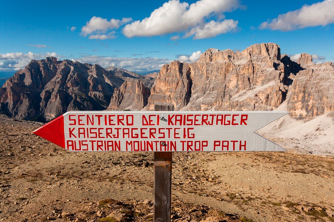 The path Kaiserjaeger was the communication route between the step Valparola and locations at high altitude on Little Lagazuoi, By using this pathway were transported food, ammunition and other material, Today, the path has been restored and made practica