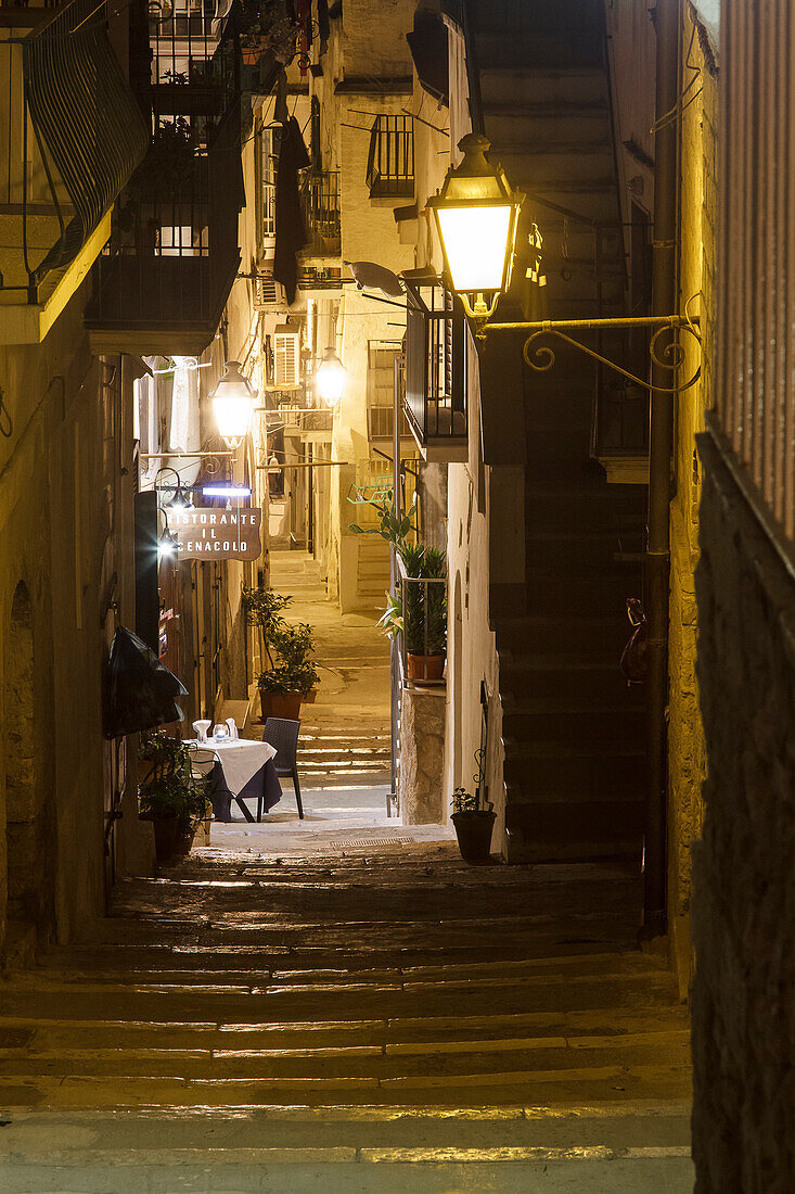 Gargano, Apulien, Italien, Vieste bei Nacht
