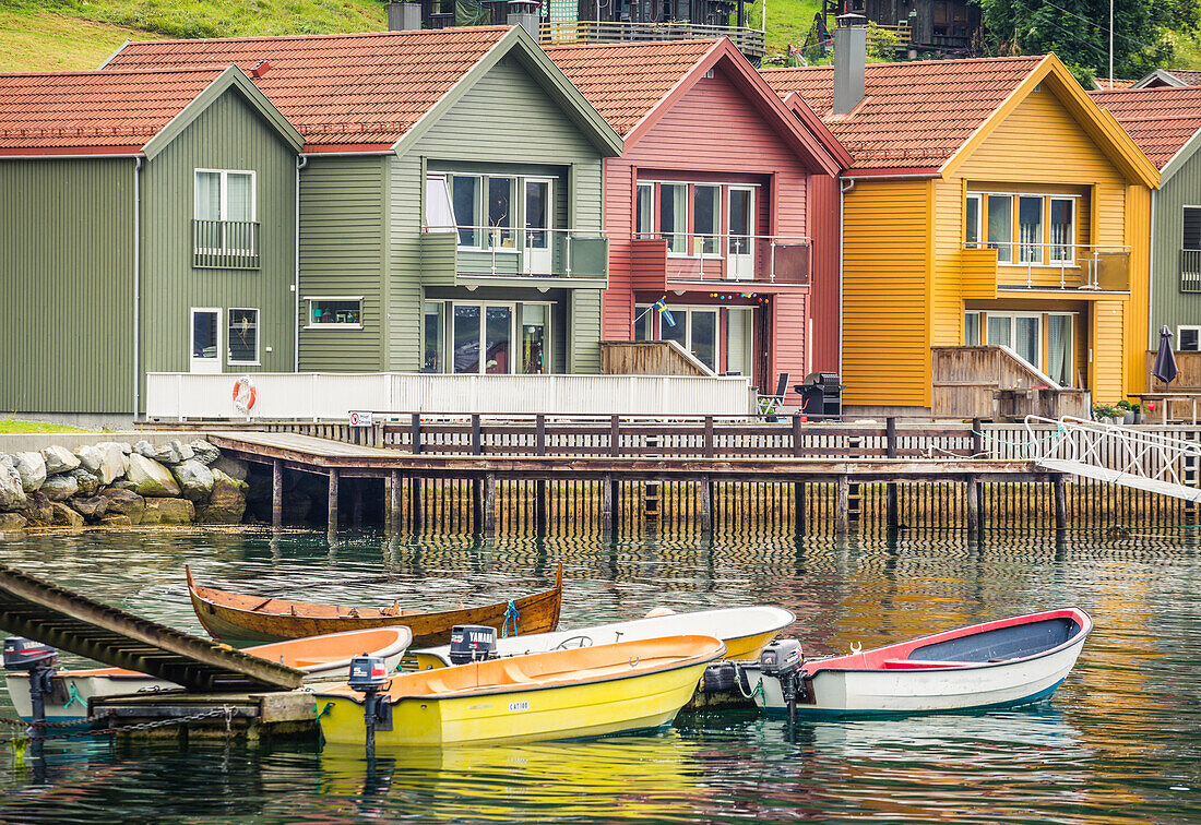 Bunte Häuser in Amla, Norwegen