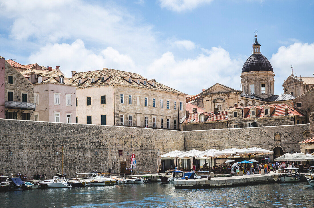 Boote im Hafen der Altstadt, Dubrovnik, Kroatien