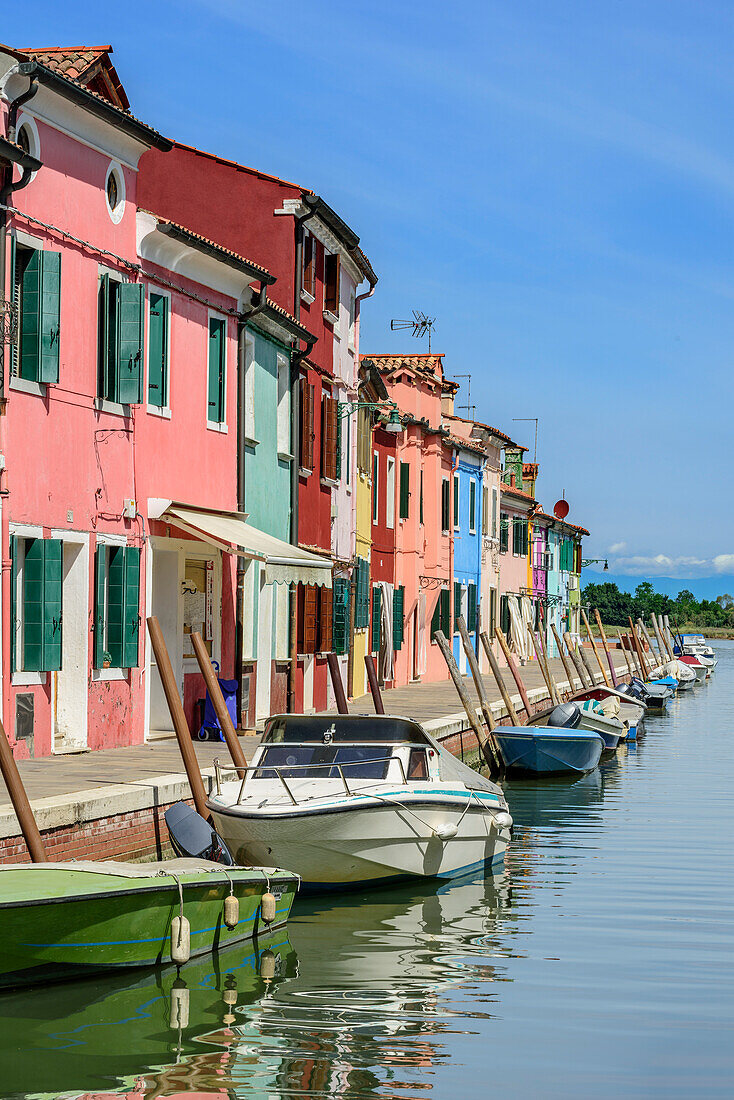 Kanal mit bunten Häusern, Burano, bei Venedig, UNESCO Weltkulturerbe Venedig, Venetien, Italien