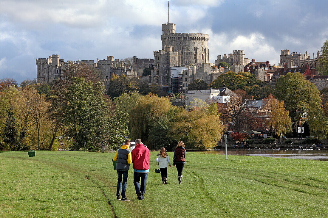 View from Brocas meadow, Eton, over the River Thames to Windsor Castle, Windsor, Berkshire, England
