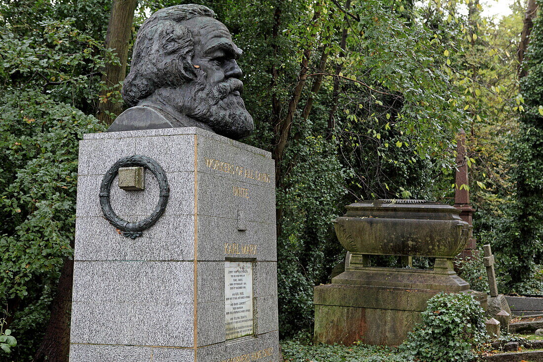 Grab von Karl Marx, Highgate Cemetery, London, England