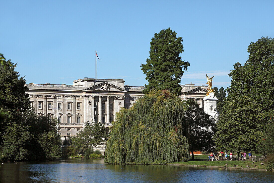 St. James Park und Buckingham Palace, Westminster, London, England