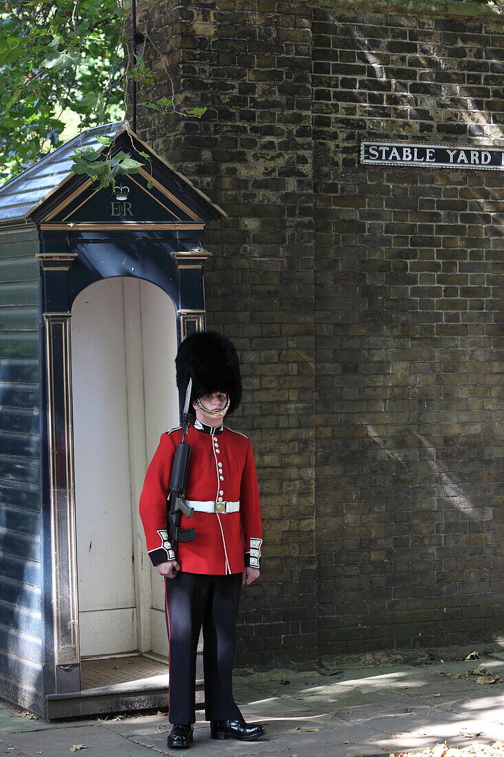 Guard at Stable Yard, The Mall, Westminster, London, England