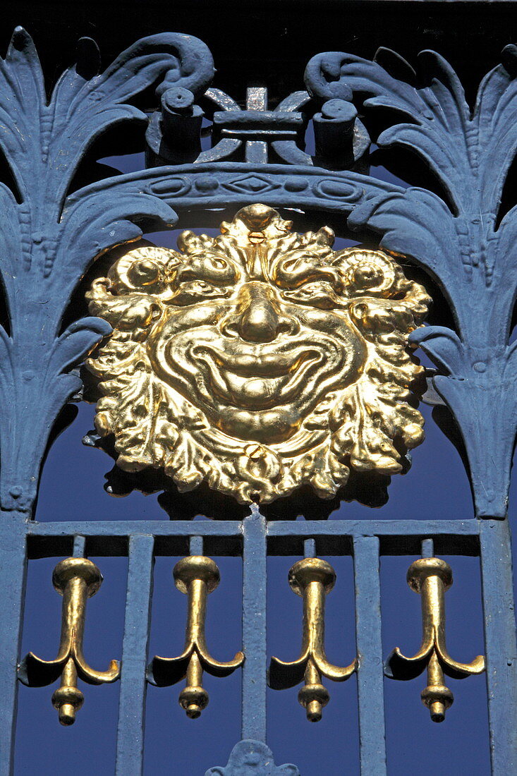 Entrance gate to Green Park, Buckingham Palace side, Westminster, London, England