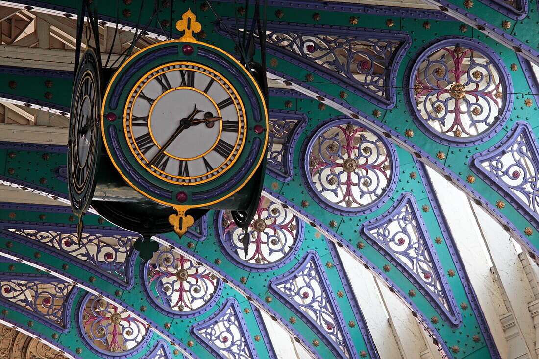 Cross beams at the roof of Smithfield Market, Clerkenwell, City of London, London, England