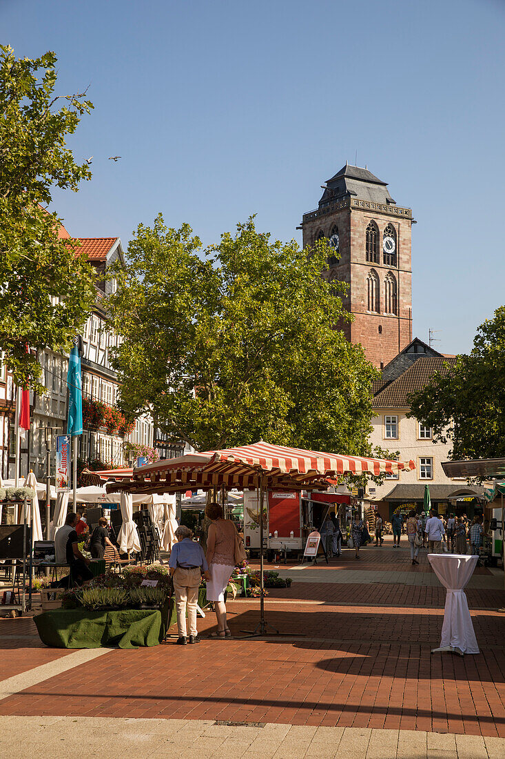Farmers market at Linggplatz with a view of the city church, Bad Hersfeld, Hesse, Germany, Europe