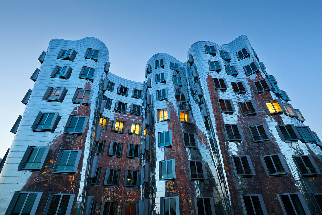 Neuer Zollhof von Frank O. Gehry, Medienhafen, Düsseldorf, Nordrhein-Westfalen, Deutschland