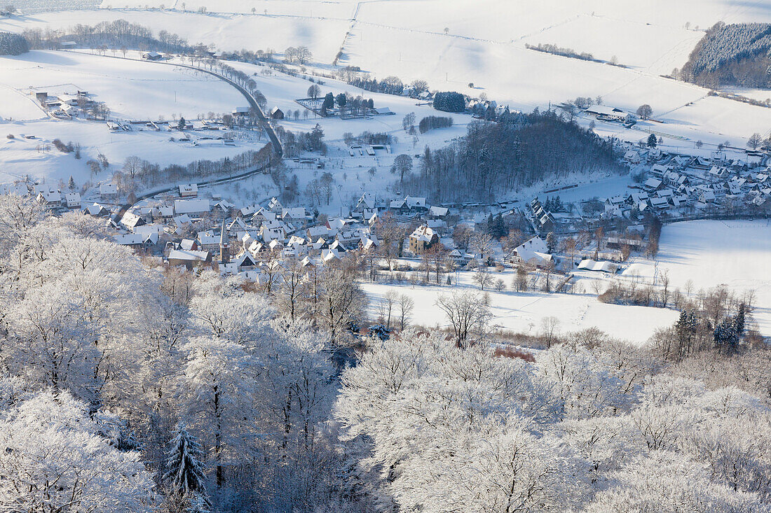 Blick vom Feldstein auf Bruchhausen, Bruchhauser Steine, bei Olsberg, Rothaarsteig, Rothaargebirge, Sauerland, Nordrhein-Westfalen, Deutschland