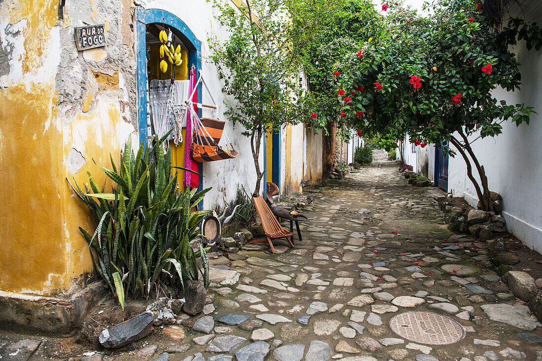 Straßenecke in Paraty an der Costa Verde