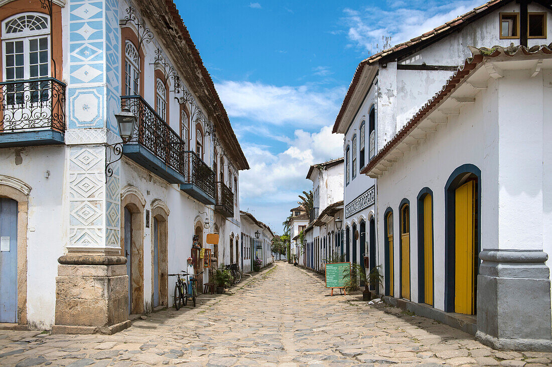 The charming town of Paraty at Costa Verde