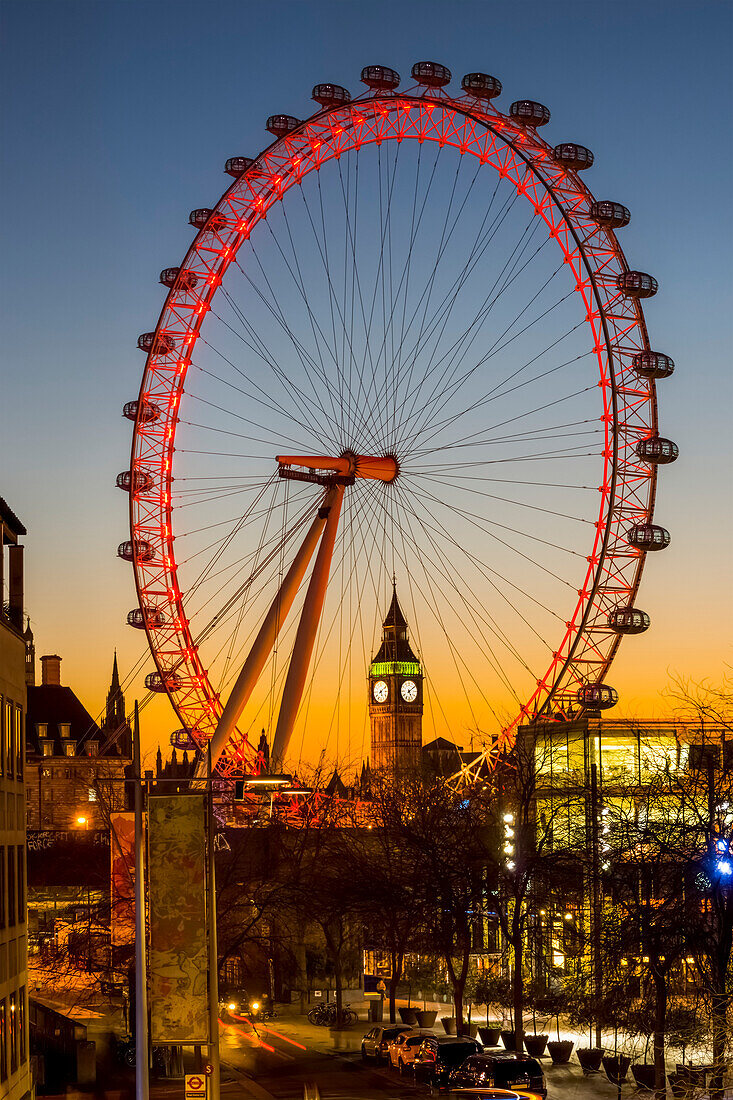 'Millennium Wheel und Big Ben umrahmt bei Sonnenuntergang; London, England'