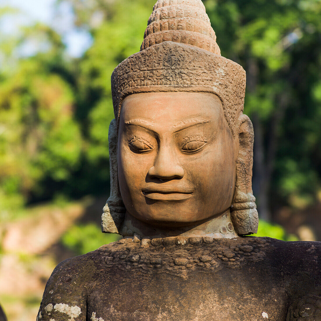'Buddha-Statue, Südtor, Angkor Thom; Krong Siem Reap, Siem Reap Provinz, Kambodscha'
